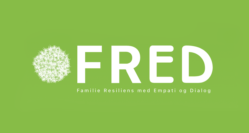 Illustration af mælkebøttefrø klar til at flyve og titlen "FRED"